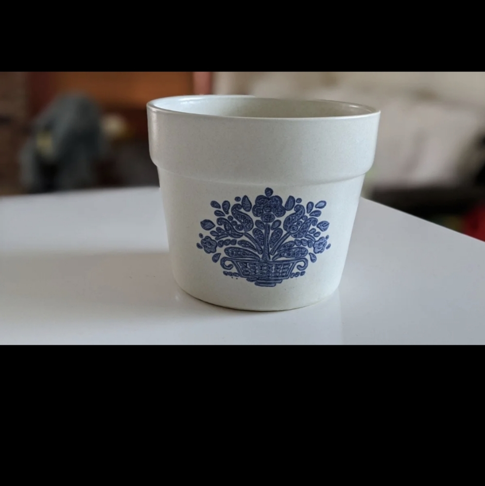 Vintage Pfaltzgraff Yorktowne FTD Flower